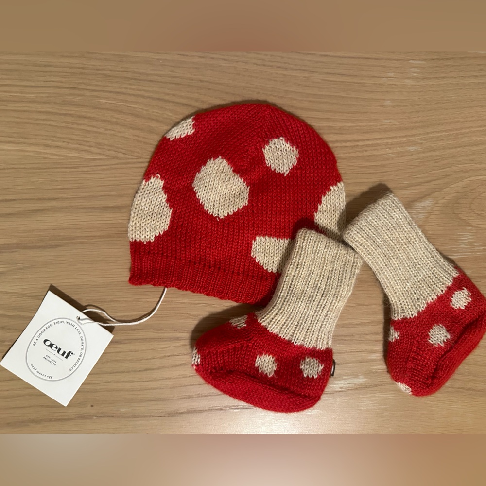 Oeuf Mushroom Hat and socks